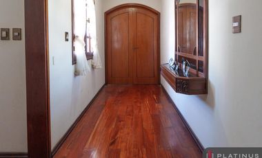 Casa en Venta de 8 Dormitorios, 688m2, Apto Crédito - Barrio Cerro Chico