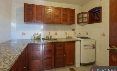 Casa en Venta de 8 Dormitorios, 688m2, Apto Crédito - Barrio Cerro Chico