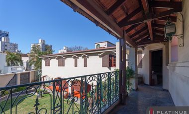 Casa en Venta de 8 Dormitorios, 688m2, Apto Crédito - Barrio Cerro Chico