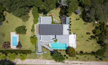 Casa en Sierra De Los Padres - Piscina - Moderna