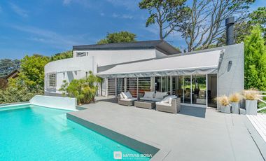 Casa en Sierra De Los Padres - Piscina - Moderna