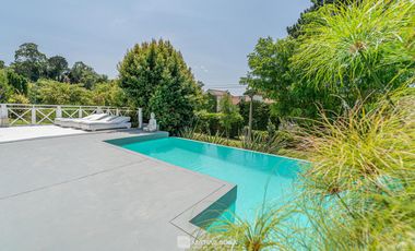 Casa en Sierra De Los Padres - Piscina - Moderna