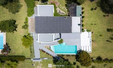 Casa en Sierra De Los Padres - Piscina - Moderna