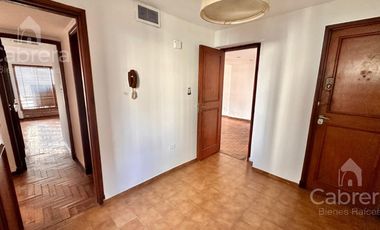 Departamento en venta de dos dormitorios con cochera en La Plata