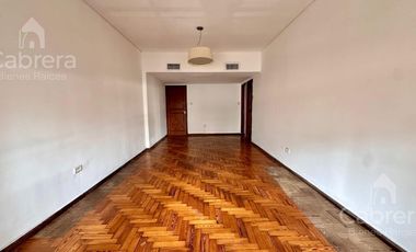 Departamento en venta de dos dormitorios con cochera en La Plata