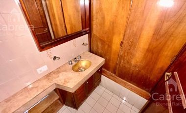 Departamento en venta de dos dormitorios con cochera en La Plata