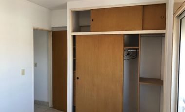 Departamento  3 ambientes con terraza propia y cochera .