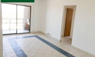 Departamento  3 ambientes con terraza propia y cochera .