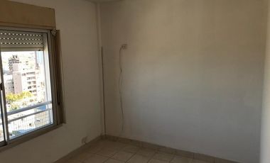 Departamento  3 ambientes con terraza propia y cochera .