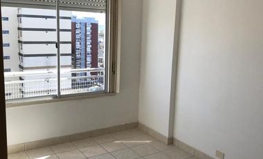 Departamento  3 ambientes con terraza propia y cochera .