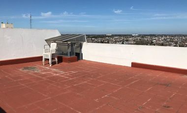 Departamento  3 ambientes con terraza propia y cochera .