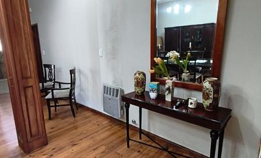 Casa sobre Avenida Parque