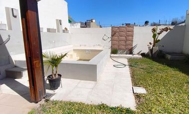 Casa sobre Avenida Parque