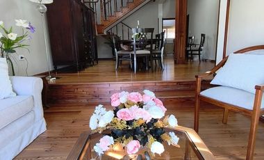 Casa sobre Avenida Parque