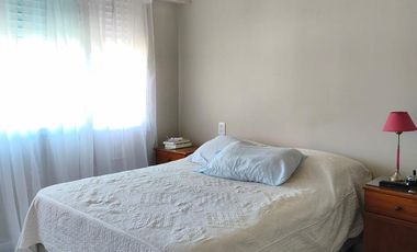 Casa sobre Avenida Parque