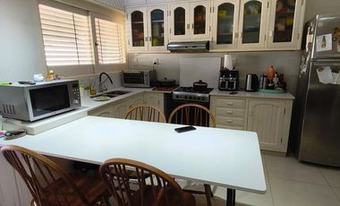 Casa sobre Avenida Parque