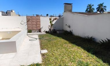 Casa sobre Avenida Parque