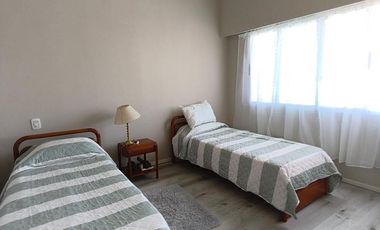 Casa sobre Avenida Parque