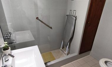 Casa sobre Avenida Parque