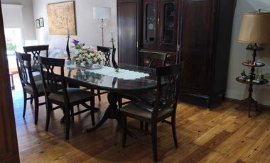 Casa sobre Avenida Parque