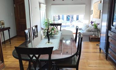 Casa sobre Avenida Parque