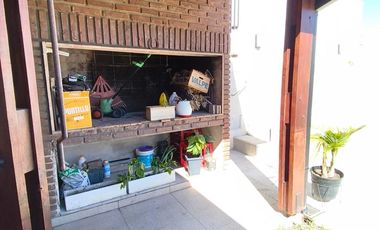 Casa sobre Avenida Parque