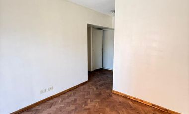 Amplio departamento de 3 dormitorios + dependencia en Salta al 700, Barrio Norte