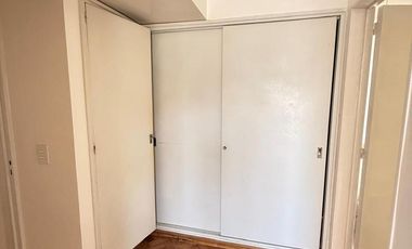 Amplio departamento de 3 dormitorios + dependencia en Salta al 700, Barrio Norte