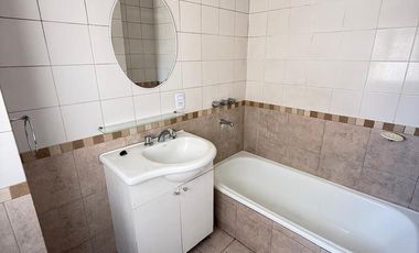 Amplio departamento de 3 dormitorios + dependencia en Salta al 700, Barrio Norte