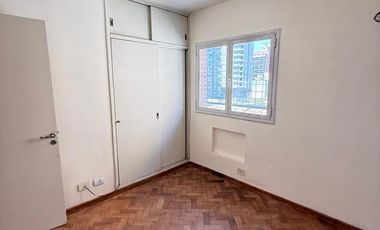 Amplio departamento de 3 dormitorios + dependencia en Salta al 700, Barrio Norte