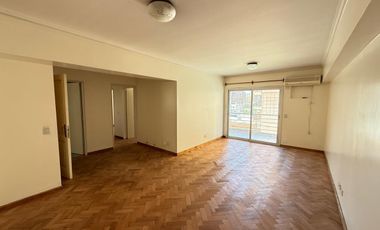 Amplio departamento de 3 dormitorios + dependencia en Salta al 700, Barrio Norte