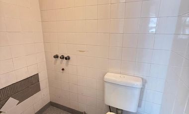 Amplio departamento de 3 dormitorios + dependencia en Salta al 700, Barrio Norte