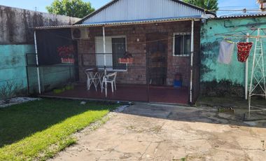 LAVALLE AL 100 - VENTA DE CASA 3 DORMITORIOS EN CAPITAN BERMUDEZ