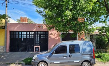 LAVALLE AL 100 - VENTA DE CASA 3 DORMITORIOS EN CAPITAN BERMUDEZ