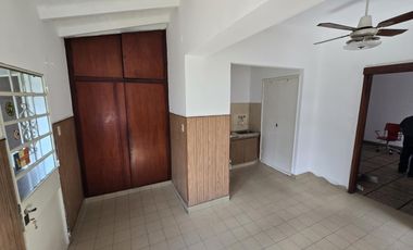 VENTA CASA MULTIFAMILIAR EN CARAPACHAY