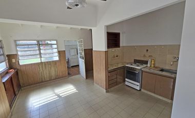 VENTA CASA MULTIFAMILIAR EN CARAPACHAY