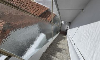 VENTA CASA MULTIFAMILIAR EN CARAPACHAY