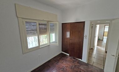 VENTA CASA MULTIFAMILIAR EN CARAPACHAY