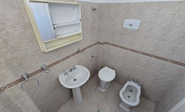 VENTA CASA MULTIFAMILIAR EN CARAPACHAY