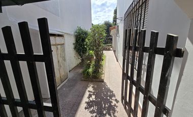 VENTA CASA MULTIFAMILIAR EN CARAPACHAY