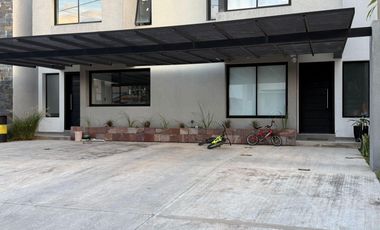 Duplex en Chacra del Norte en alquiler, 3D/3B, Pileta