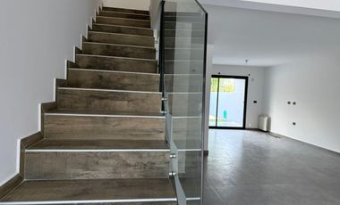 Duplex en Chacra del Norte en alquiler, 3D/3B, Pileta