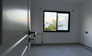 Duplex en Chacra del Norte en alquiler, 3D/3B, Pileta