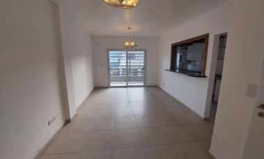 Amplio 3 ambientes con cochera