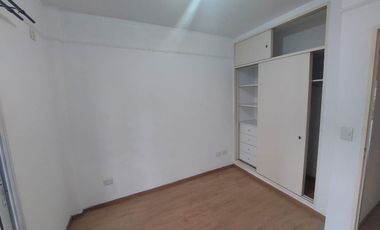 Amplio 3 ambientes con cochera