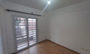 Amplio 3 ambientes con cochera