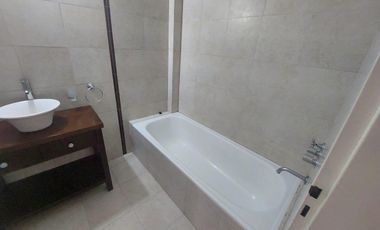 Amplio 3 ambientes con cochera