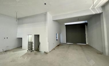 Excelente depósito de losa con local u oficina sobre la Avda reciclado a nuevo!!!