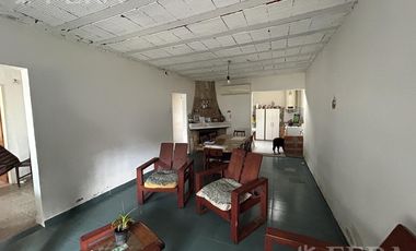 Venta de Casa 3 ambientes con Parrilla en Platanos