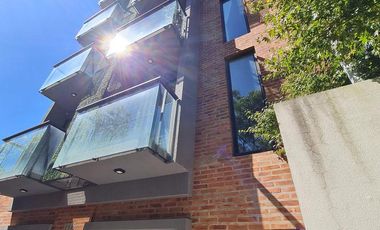 Venta Departamento 2 ambientes Muñiz. Excelente calidad, con vestidor y cocina integrada. Luminoso